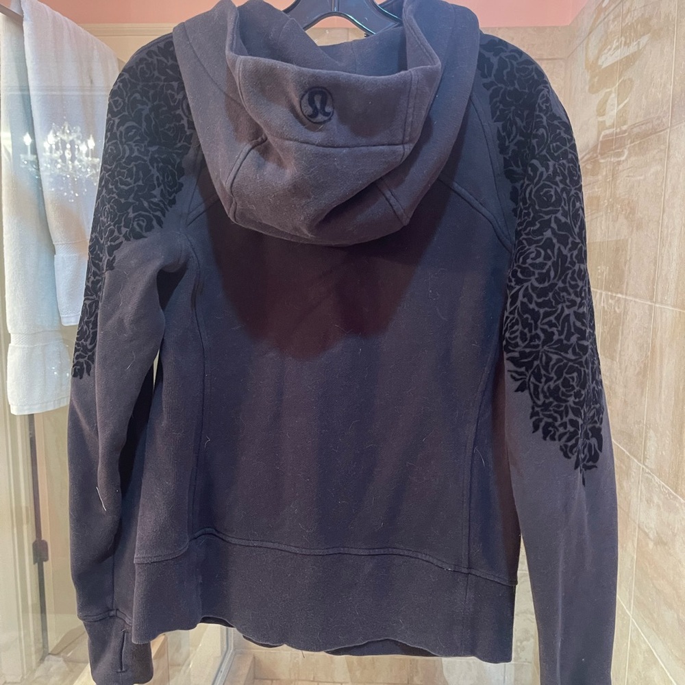 Lululemon sweatshirt jacket